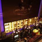 éjszakai bár arany tapéta