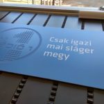 nyomtatott cégtábla 3D felirattal